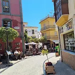 Town House With Roof Terrace - Old Town